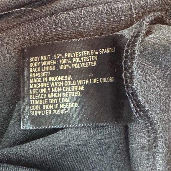 Worthington Woman Black Pleated Top Gold Zipper Shoulder Blouse Plus Size 1X - Picture 12 of 12